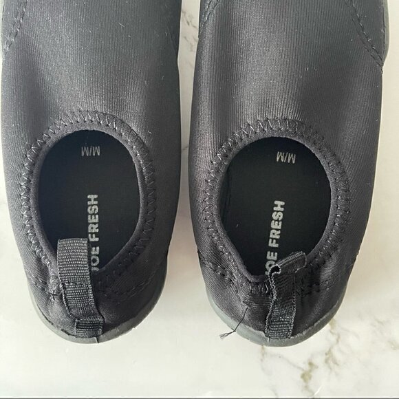 JOE Fresh kids / boys black water shoes size medium big kid - Picture 3 of 5